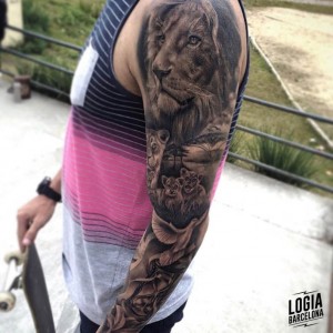 tatuaje_brazo_leones_paloma_reloj_arena_logia_barcelona_douglas_prudente 